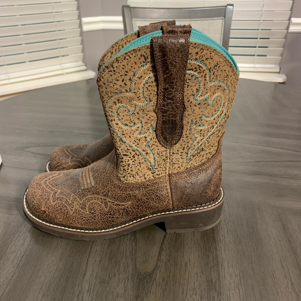 NEW! Womens Ariat Boots